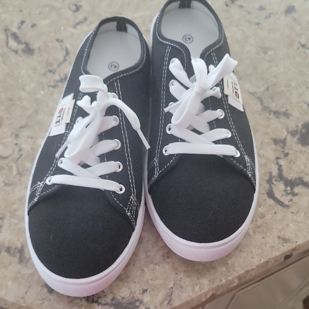 Black Canvas Mules by 1.2.3 - Picture 1 of 10